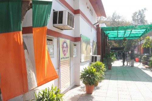 Delhi BJP office wears a deserted look after party's poor performance in the recently concluded Delhi Assembly polls in New Delhi, on Feb 10, 2015.