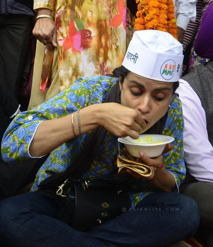 Eating with hand - India