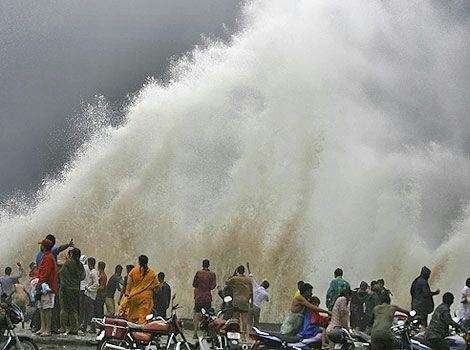  A view of waves in the Arabian Sea during high tide in Mumbai on June 19, 2015. 