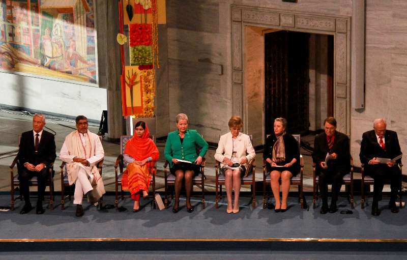 (141210) -- OSLO, Dec. 10, 2014 (Xinhua) -- Kailash Satyarthi (2nd L) and Malala Yousafzai (3rd L) attend the Nobel Peace Prize awarding ceremony in Oslo, Norway, Dec. 10, 2014. Kailash Satyarthi and Malala Yousafzai, two child welfare activists from Indian and Pakistan respectively, on Wednesday received the 2014 Nobel peace prize. (Xinhua/Liu Min)