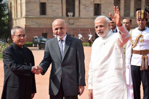 Mohammad Ashraf Ghani, President of the Islamic Republic of Afghanistan being received by President Pranab Mukherjee and Prime Minister Narendra Modi during ceremonial reception at Rashtrapati Bhavan in New Delhi on April 28, 2015.