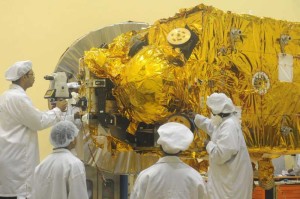 Scientists and Engineers works on a ``Mars Orbiter Mission`` at the ISRO, picture taken during a press conference in Bangalore on Sept. 11, 2013. (Photo: IANS)