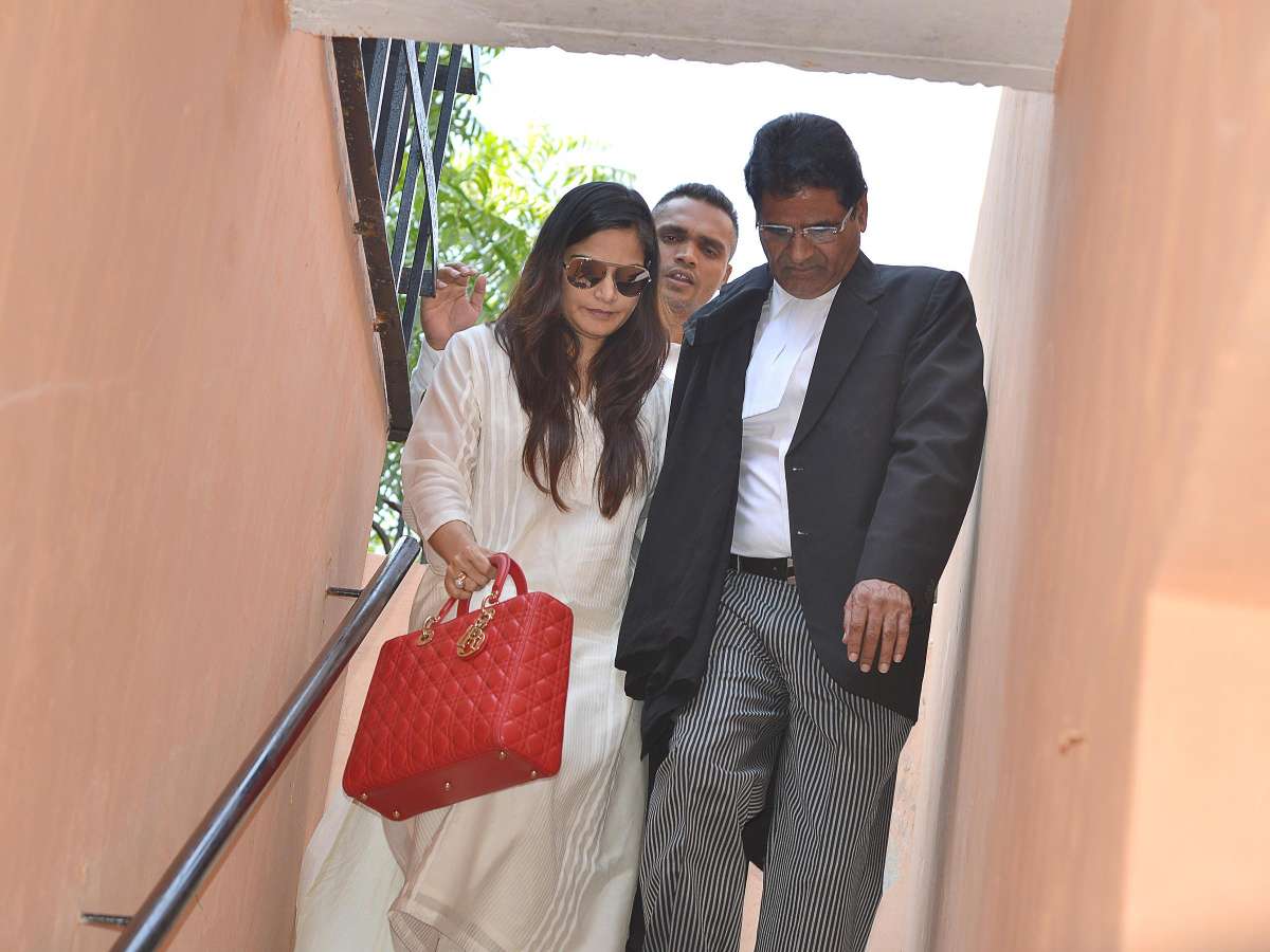 Jodhpur: Actor Salman Khan's sister Alvira Khan arrives at Jodhpur Court to stand by her brother, who is appearing before the court in connection with 1998 blackbuck poaching case, on Nov 14, 2014. (Photo: IANS)