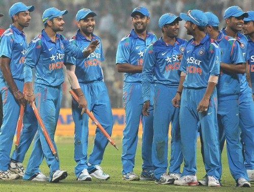  Indian players celebrate after winning the 4th ODI between India and Sri Lanka at the Eden Gardens in Kolkata