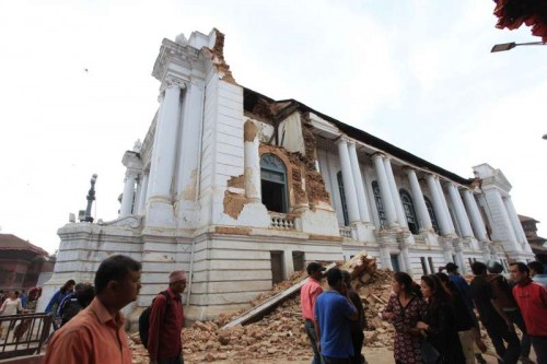 Hanumandhoka is ruined after earthquake in Kathmandu, Nepal, April 25, 2015. More than 100 people are so far known to have been killed in a strong earthquake which hit large parts of Nepal on Saturday, including dozens in capital Kathmandu, sources here said.  