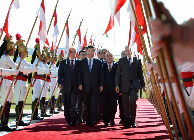  Chinese President Xi Jinping arrives at the National Congress in Brasilia, Brazil, on July 16, 2014. Xi on Wednesday met with Brazilian Senate President Renan Calheiros and President of the Chamber of Deputies Henrique Eduardo Alves in Brasilia.