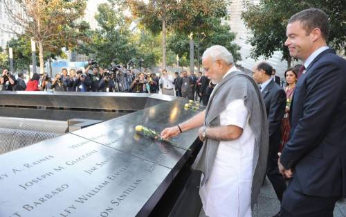 Prime Minister Narendra Modi paying homage at the 9/11 Memorial, in New York on Sept. 27, 2014. (Photo: IANS/PIB)