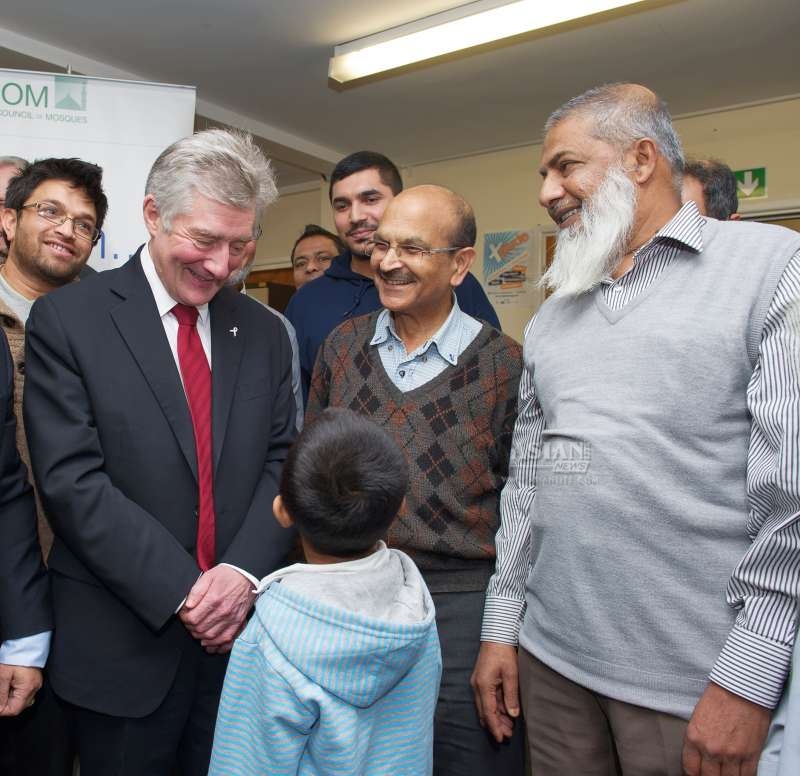 Tony Lloyd meets Muslim community members in Manchester 