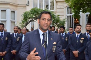 dhoni and cricket team india