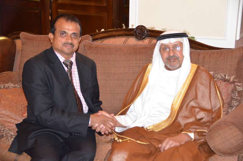 Dr Zubair with Prince Faisal in Jeddah (1)