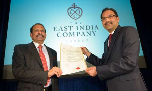 Sanjiv Mehta, Chairman of The East India Company and Yusuff Ali, Managing Director, LuLu Group sign an historic investment partnership to allow the expansion of the centuries old trading company's global brand in London today, Wednesday 8th October. The formal document was sealed in wax with the East India Company's crest.