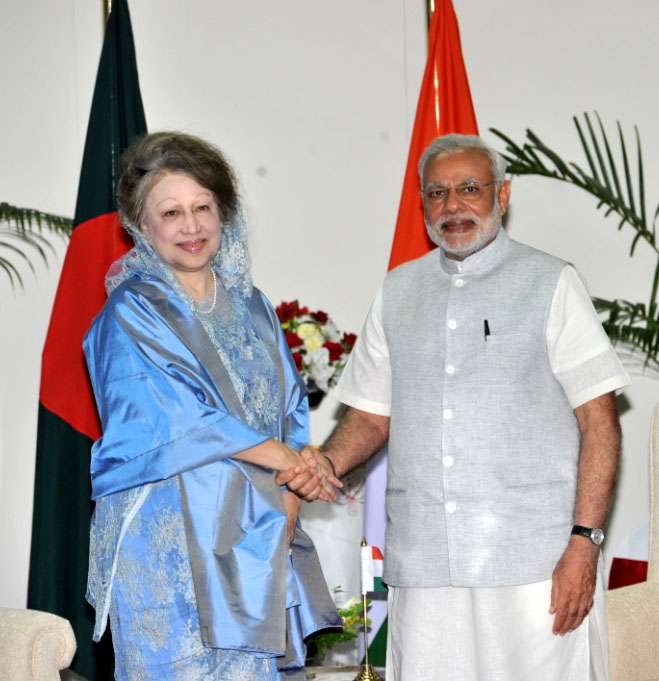 The Prime Minister, Shri Narendra Modi meeting the Former Prime Minister of Bangladesh, Begum Khaleda Zia, in Dhaka, Bangladesh 