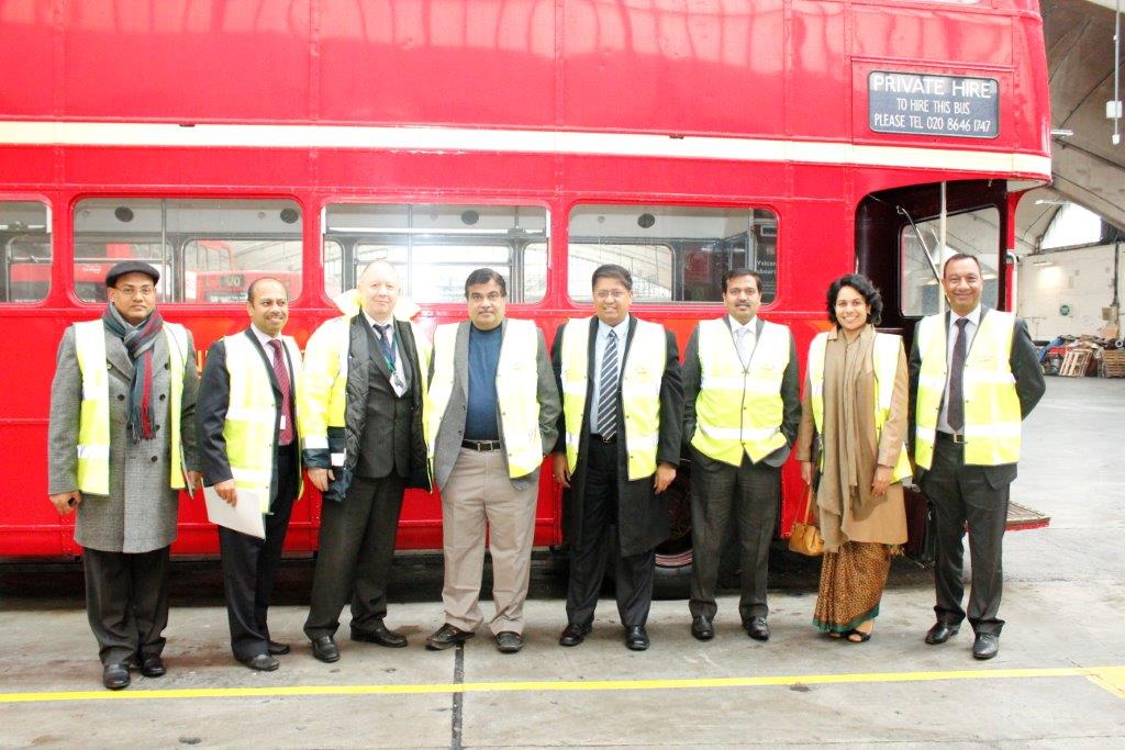 Mr Nitin Gadkari along with the delegation members and UK Transport officials at the MOT Station, Stockwell 