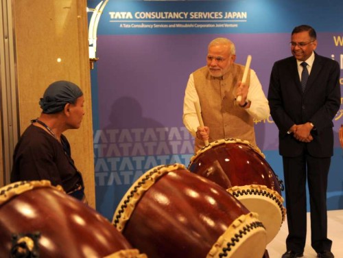 The Prime Minister, Shri Narendra Modi shares a lighter moment with Japanese ceremonial drummers at the inauguration of the TCS Japan Technology and Cultural Academy, in Tokyo, Japan on September 02, 2014.