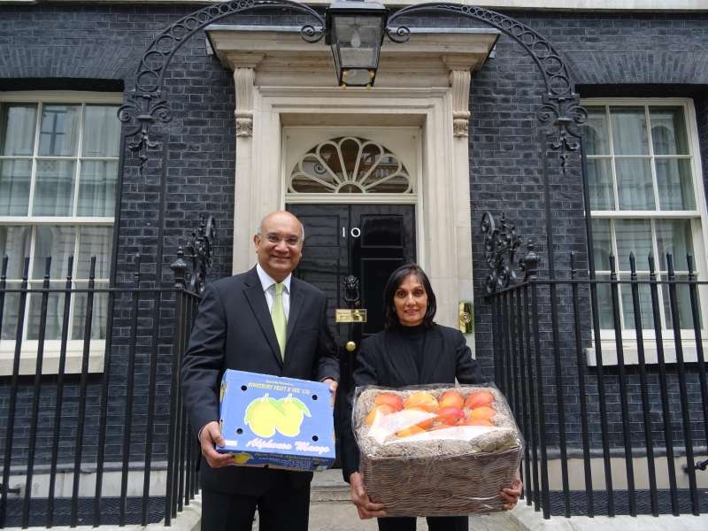 Mr Keith Vaz and Jayshree Makadia, a London-based fruit trader, at No 10  to deliver the mangoes to Cameron