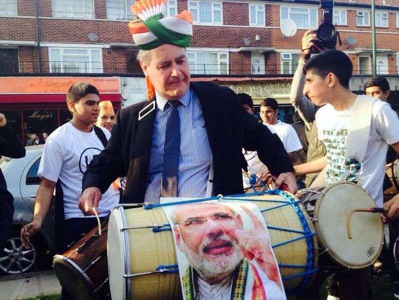 Bob Blackaman joins with the Indian diaspora to celebrate Modi victory at Queensbury 