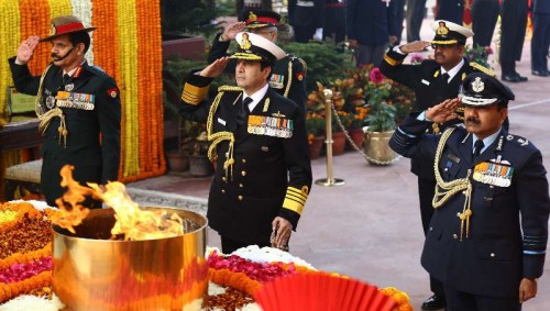 The Chief of Army Staff, General Dalbir Singh, the Chief of the Air Staff, Air Chief Marshal Arup Raha and the Chief of Naval Staff, Admiral R.K. Dhowan paying homage at Amar Jawan Jyoti on the occasion of 67th Army Day, in New Delhi on January 15, 2015.