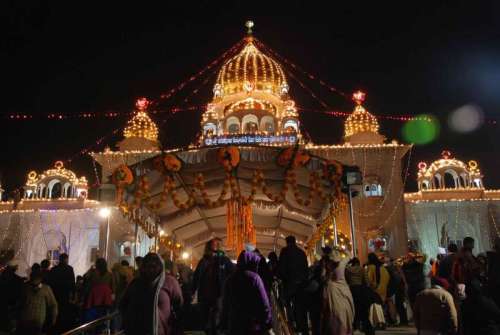 A splendorous view of illuminated Gurudwara Bangla Sahib on the birth anniversary of Guru Gobind Singh in New Delhi