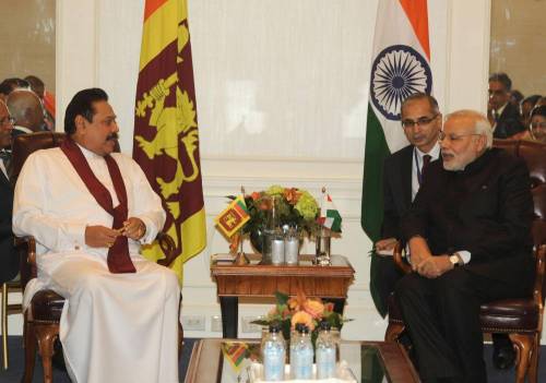 Srilankan President Mahinda Rajapaksa meets Prime Minister Narendra Modi in New York.FILE PHOTO