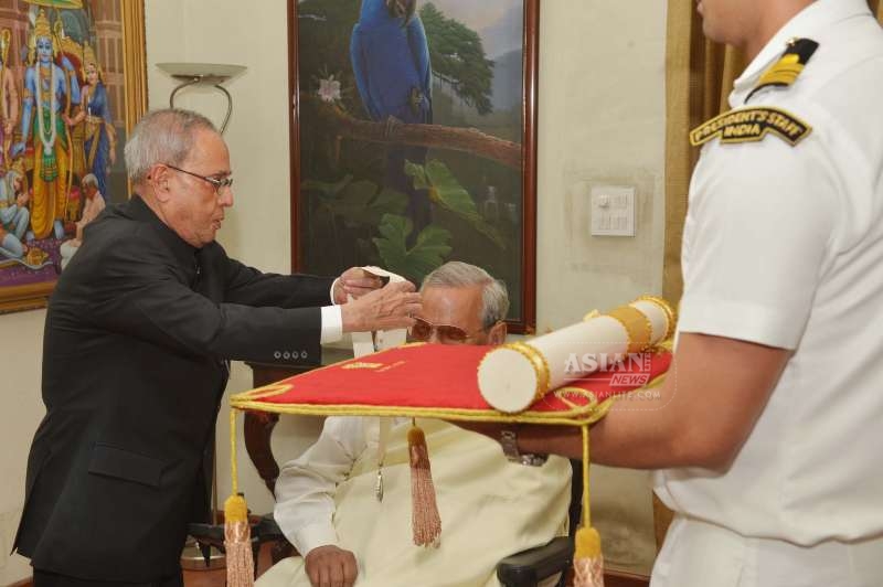 New Delhi: President Pranab Mukherjee confers Bharat Ratna to former prime minister Atal Bihari Vajpayee at his residence in New Delhi