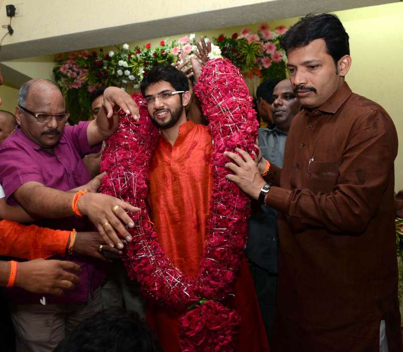 Aditya Thackeray celebrates birthday with Party workers