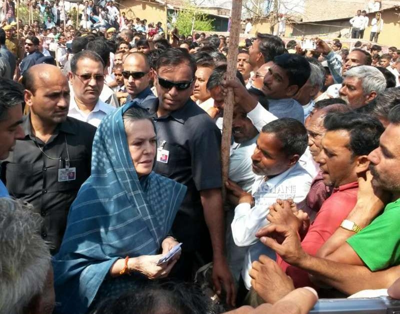 Congress President Sonia Gandhi meeting farmers at Rae Bareli