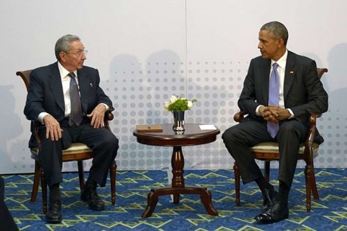 Cuban leader Raul Castro meets with U.S. President Barack Obama (R) on the sidelines of the 7th Summit of the Americas in Panama City, capital of Panama, on April 11, 2015. U.S. and Cuban leaders held first face-to-face talks in over half a century on Saturday in Panama City, amid detente between the two nations.