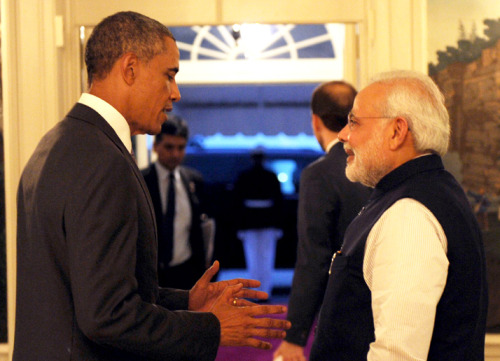The President Barack Obama of the United States welcomes the Prime Minister, Shri Narendra Modi, at the dinner hosted in his honour, at the White House, in Washington DC 