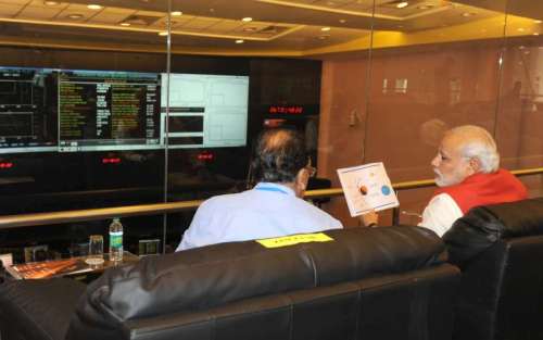 The Prime Minister, Shri Narendra Modi being briefed before successful Insertion of Mars Orbiter (Mangalyan) into the Mars orbit, at ISRO Headquarters, in Bengaluru 