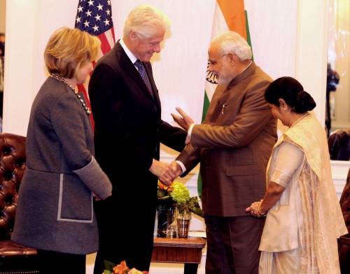 The Prime Minister, Shri Narendra Modi meeting the former US President, Mr. Bill Clinton and former US Secretary of State, Mrs. Hillary Clinton, in New York on September 29, 2014. The Union Minister for External Affairs and Overseas Indian Affairs, Smt. Sushma Swaraj is also seen.