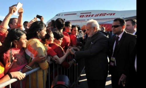 Modi arrives in Canadato the greets of the Indian diaspora. 