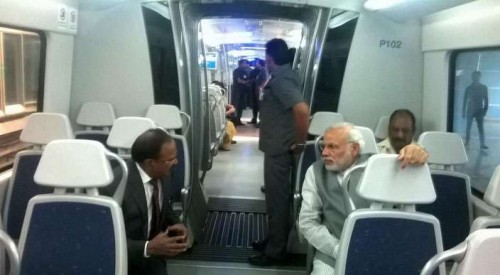 Modi travels in Delhi metro 