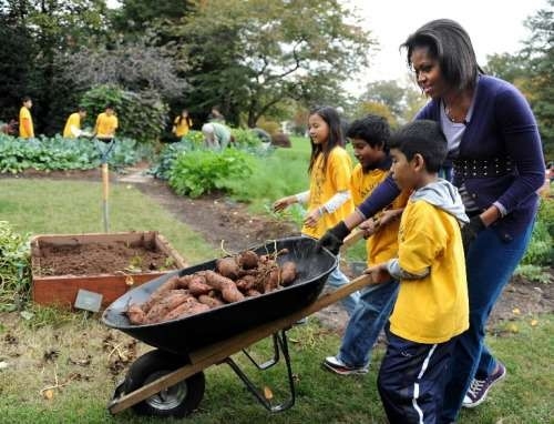 michelle obama at the White House vegetable garden with kids