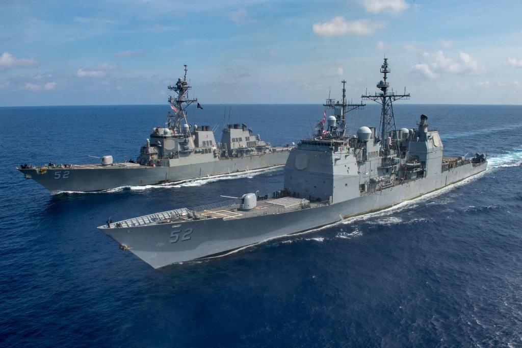 US Navy warships sailing through the South China Sea recently (Photo: twitter@USNavy) by . 