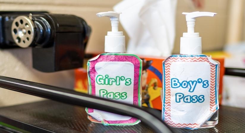 Choosing skin-friendly sanitizer for kids. (Photo: unsplash) by . 